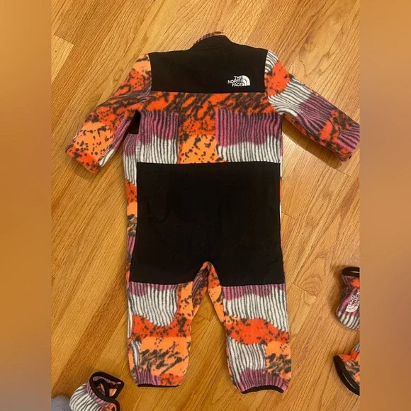 Infants' The North Face DENALI One-Piece Set Fiery Abstract Yosemite